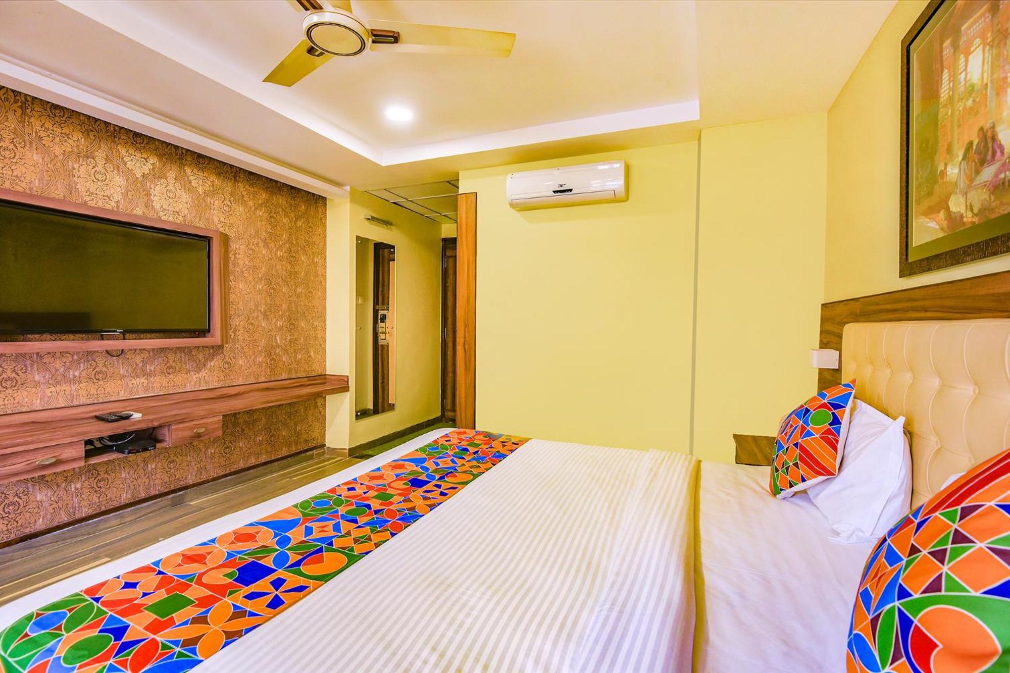 Fabhotel Phoenix Resorts - Nr M Chinnaswamy Stadium Бангалор Екстериор снимка