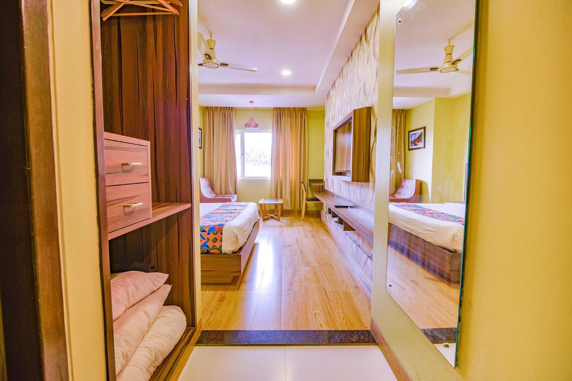 Fabhotel Phoenix Resorts - Nr M Chinnaswamy Stadium Бангалор Екстериор снимка