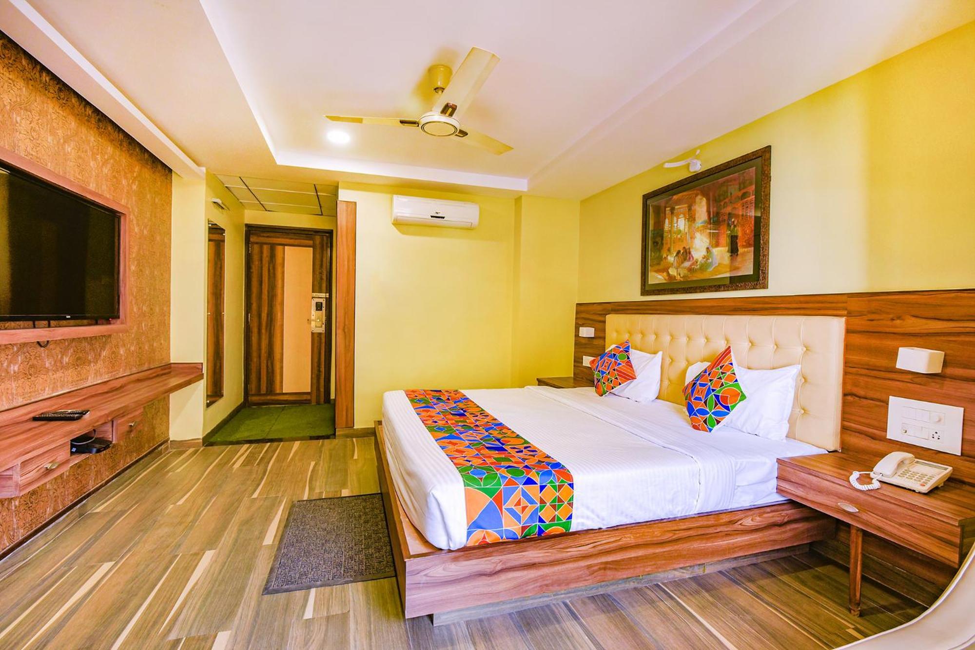Fabhotel Phoenix Resorts - Nr M Chinnaswamy Stadium Бангалор Екстериор снимка