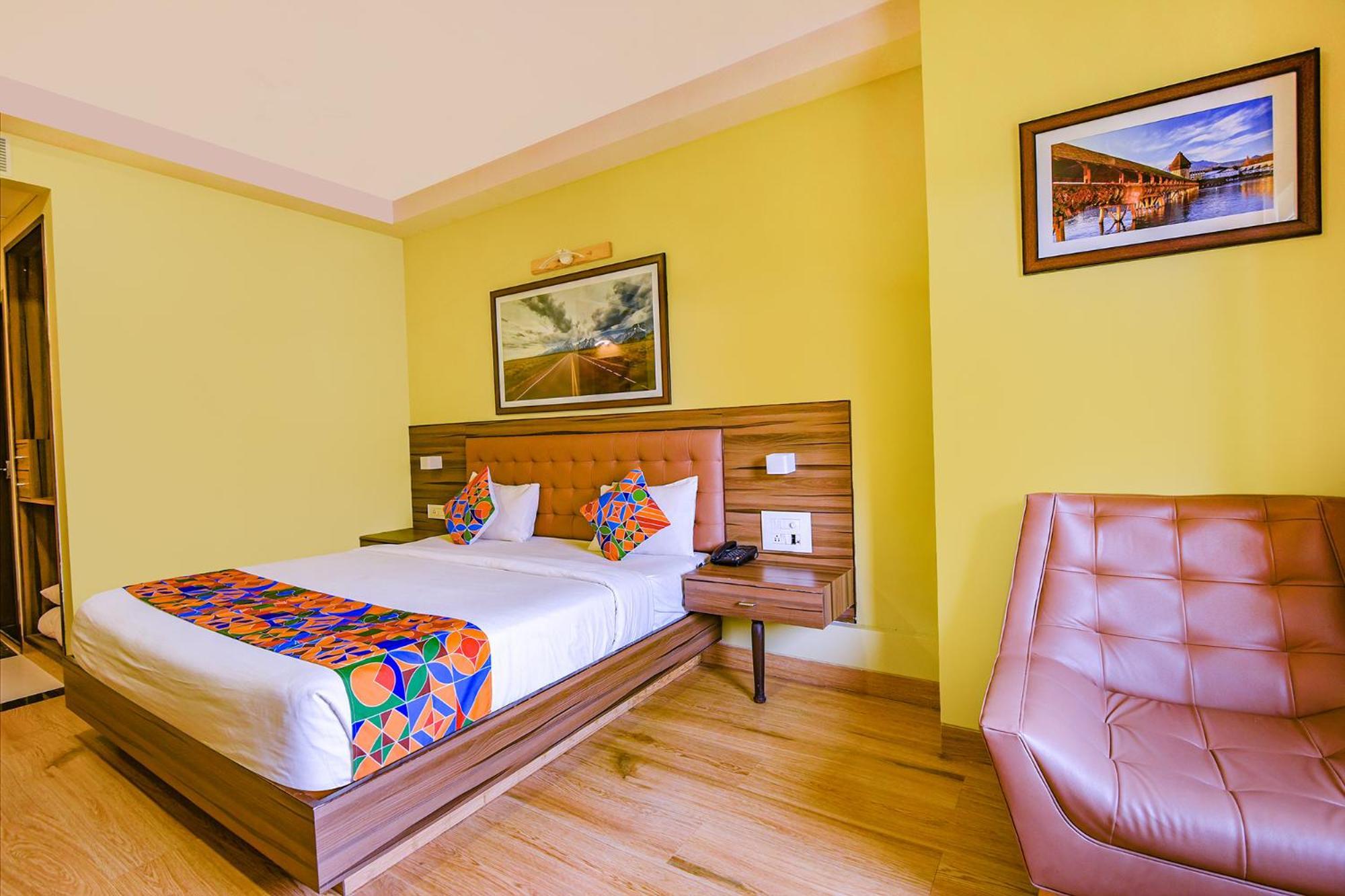 Fabhotel Phoenix Resorts - Nr M Chinnaswamy Stadium Бангалор Екстериор снимка