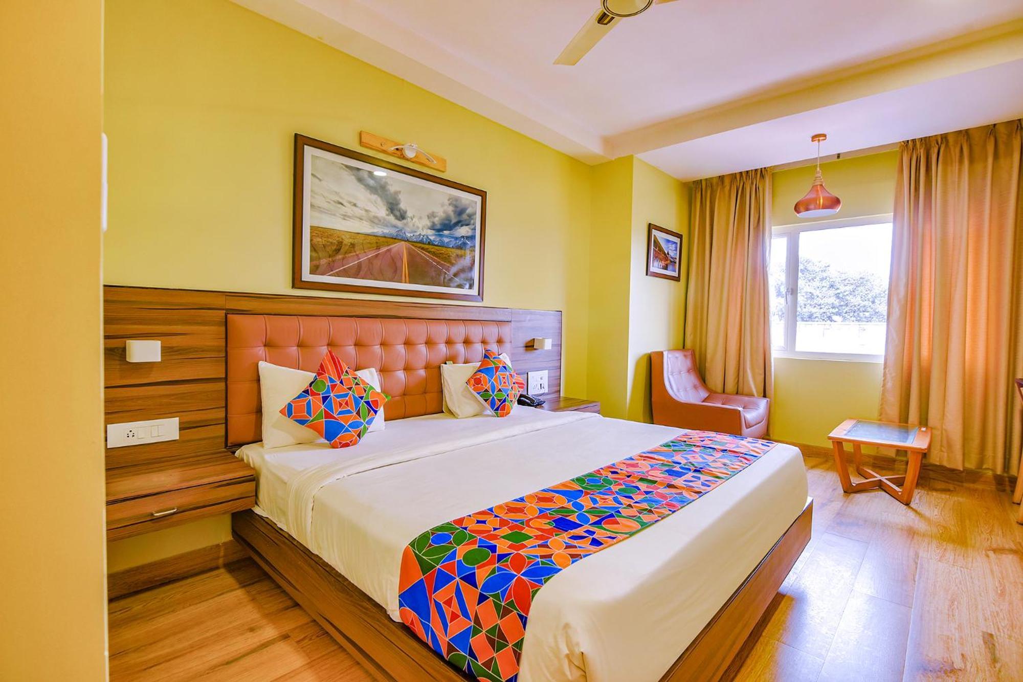 Fabhotel Phoenix Resorts - Nr M Chinnaswamy Stadium Бангалор Екстериор снимка