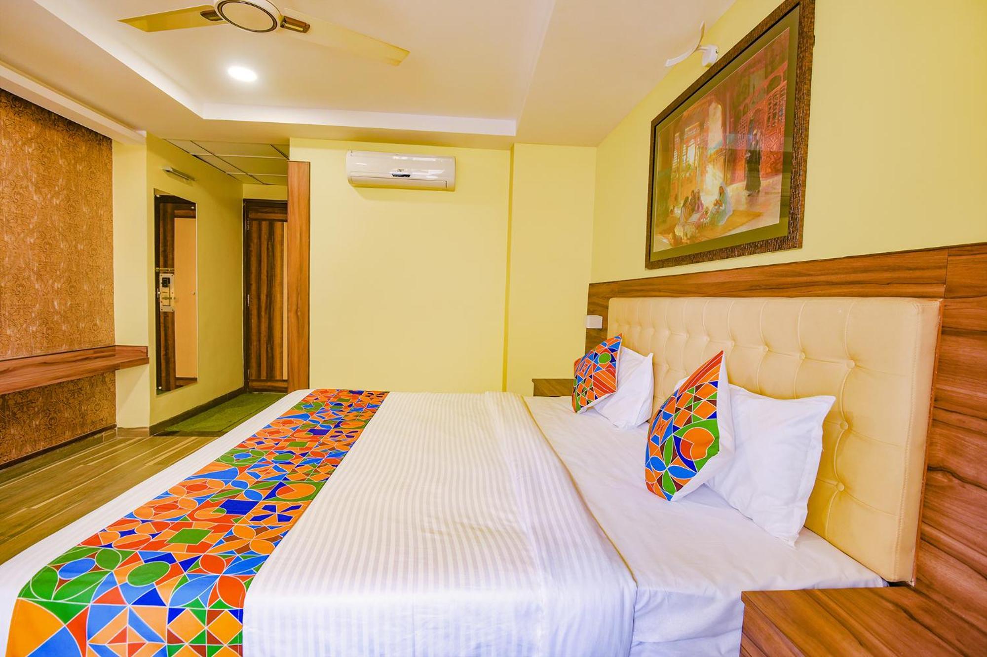 Fabhotel Phoenix Resorts - Nr M Chinnaswamy Stadium Бангалор Екстериор снимка